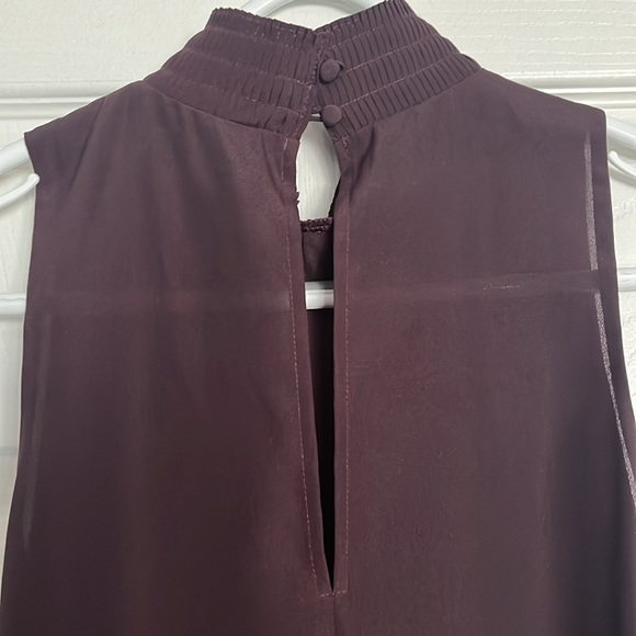Women’s high neck sleeveless blouse from Le Chateau - Picture 5 of 8